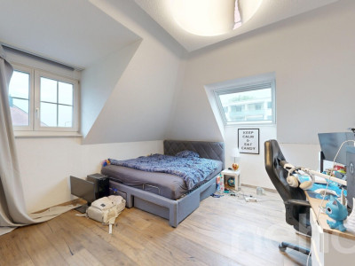 Charmante 3.5-Zimmerwohnung mit offener Galerie und Cheminée image 8