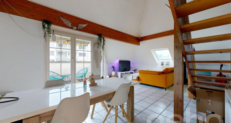 Charmante 3.5-Zimmerwohnung mit offener Galerie und Cheminée image 4