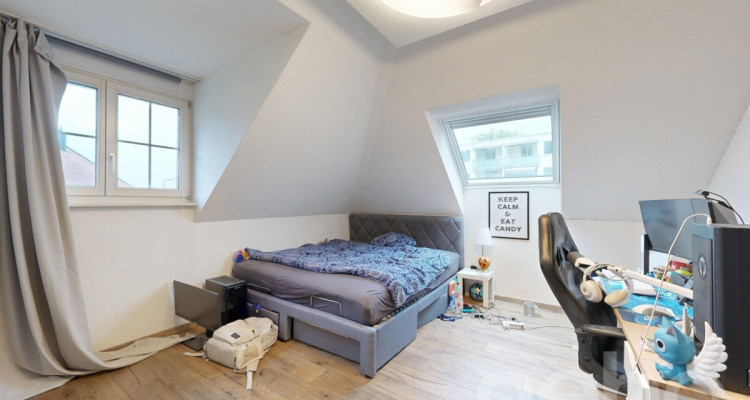 Charmante 3.5-Zimmerwohnung mit offener Galerie und Cheminée image 8