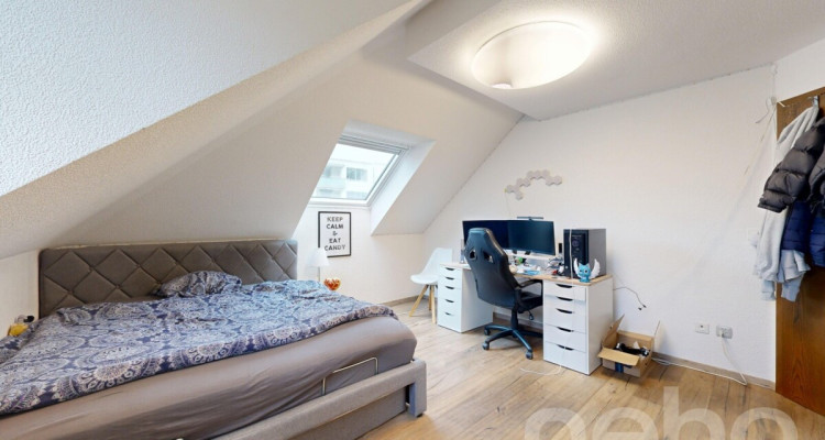 Charmante 3.5-Zimmerwohnung mit offener Galerie und Cheminée image 9