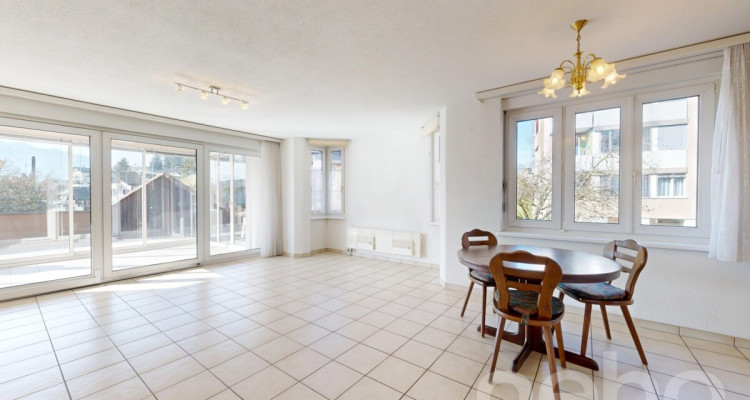 4.5-Zimmerwohnung mit Terrasse, Wintergarten & Garage image 5