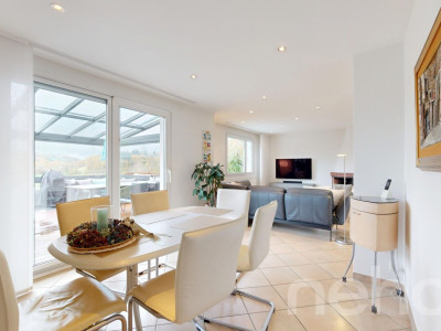Unverbaubares Panorama: Exklusives 5.5-Zimmer-Einfamilienhaus mit Pool image 3