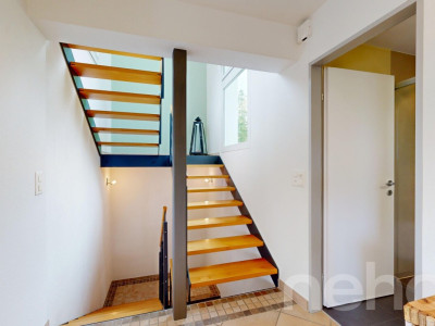 Unverbaubares Panorama: Exklusives 5.5-Zimmer-Einfamilienhaus mit Pool image 8