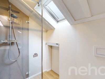 Unverbaubares Panorama: Exklusives 5.5-Zimmer-Einfamilienhaus mit Pool image 12