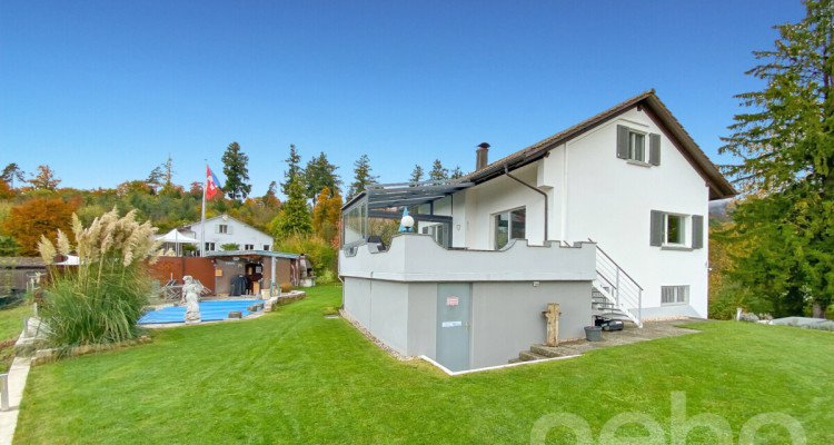 Unverbaubares Panorama: Exklusives 5.5-Zimmer-Einfamilienhaus mit Pool image 2