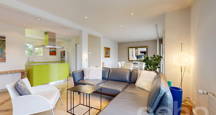 Unverbaubares Panorama: Exklusives 5.5-Zimmer-Einfamilienhaus mit Pool image 4