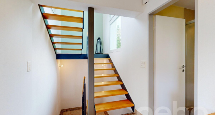 Unverbaubares Panorama: Exklusives 5.5-Zimmer-Einfamilienhaus mit Pool image 8