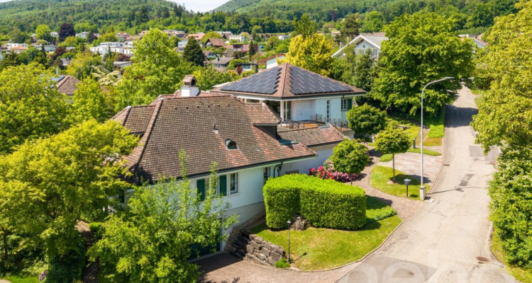 Exklusives Landhaus-Anwesen mit zwei Häusern & Parkgarten image 3