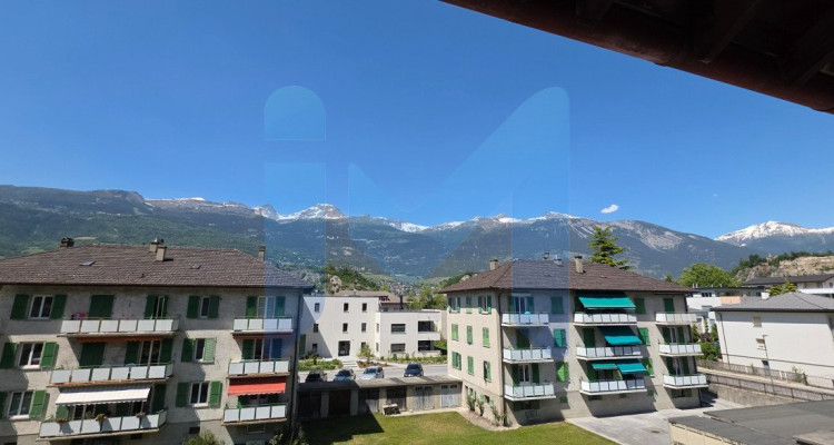 Appartement de 3,5 pièces lumineux vue sur les montagne  image 4