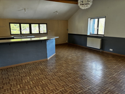 Ensemble immobilier avec gîtes – Haut-Jura, proche frontière suisse image 4
