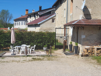 Ensemble immobilier avec gîtes – Haut-Jura, proche frontière suisse image 3