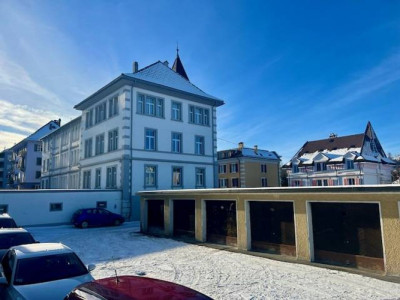   Faites une offre pour ce très bel Immeuble mixte, avec 14 garages et 18 places de parc image 3