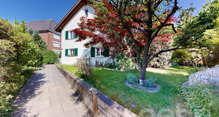 Gemütliches Reiheneckhaus mit Schwedenofen und Pergola image 1