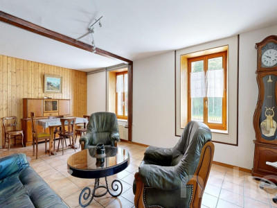Les Bayards: Ancienne ferme avec grange et appartements image 10