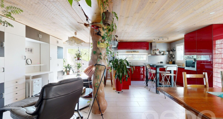 Les Bayards: Ancienne ferme avec grange et appartements image 3