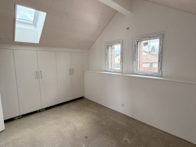 Magnifique 3,5 pièces en duplex entièrement rénové avec accès privatif image 3