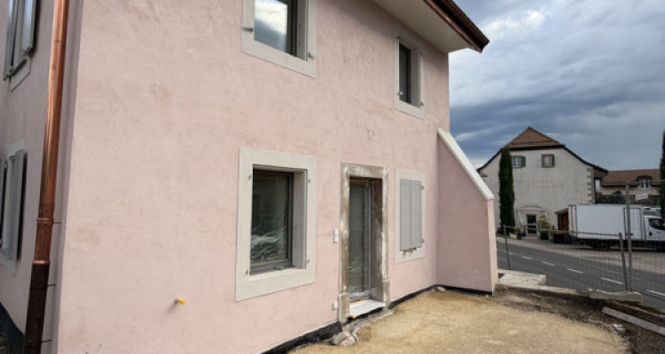 Magnifique 3,5 pièces en duplex entièrement rénové avec accès privatif image 1