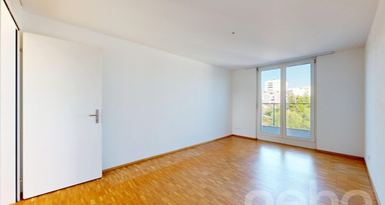 Lichtdurchflutete 3.5-Zimmer-Wohnung mit grosszügiger Terrasse image 12