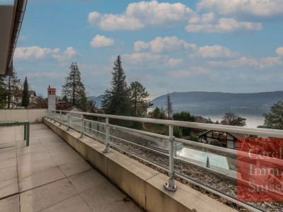 Appartement de Prestige Rénové en vente à VEYRIER DU LAC avec Vue Panoramique sur le Lac dAnnecy image 2