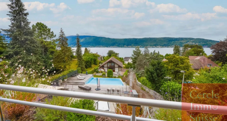 Appartement de Prestige Rénové en vente à VEYRIER DU LAC avec Vue Panoramique sur le Lac dAnnecy image 1
