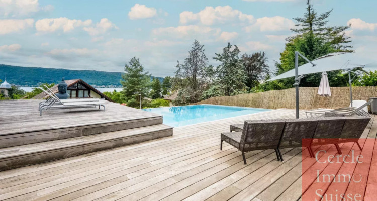 Appartement de Prestige Rénové en vente à VEYRIER DU LAC avec Vue Panoramique sur le Lac dAnnecy image 4