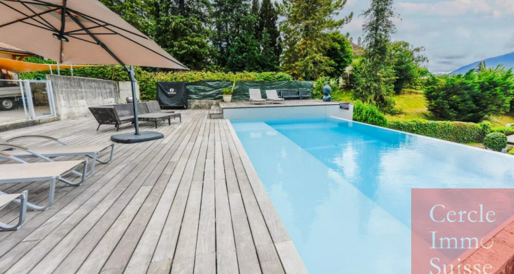 Appartement de Prestige Rénové en vente à VEYRIER DU LAC avec Vue Panoramique sur le Lac dAnnecy image 5