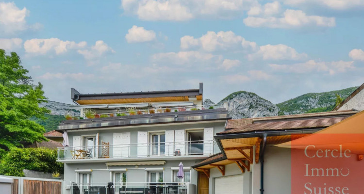 Appartement de Prestige Rénové en vente à VEYRIER DU LAC avec Vue Panoramique sur le Lac dAnnecy image 6
