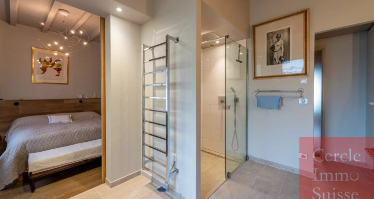 Appartement de Prestige Rénové en vente à VEYRIER DU LAC avec Vue Panoramique sur le Lac dAnnecy image 13