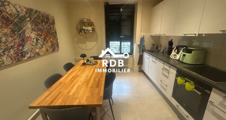 Appartement de 3,5 pièces au 4ème étage sans ascenseur à Genève 1205 image 2