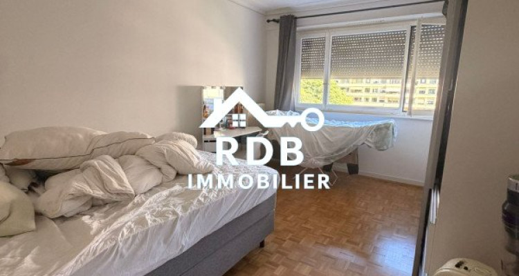 Appartement de 2,5 pièces au 3ème étage situé à Genève 1207 image 2