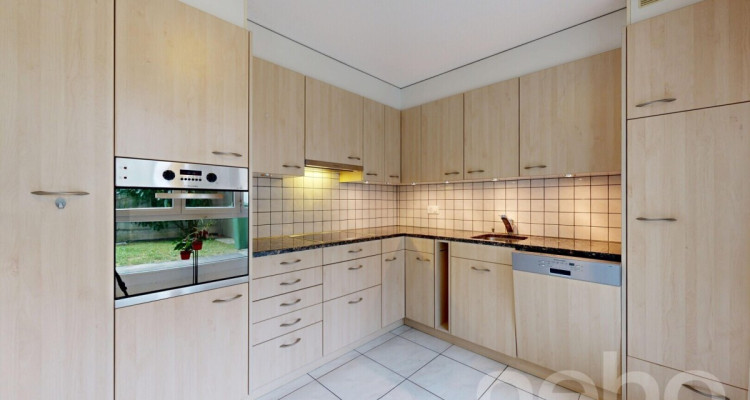 Familienfreundliche 4.5-Zimmerwohnung mit Garten image 2
