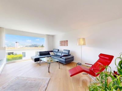 Luxuriöse 4.5-Zimmer-Wohnung mit traumhafter,  unverbaubarer Weitsicht image 2