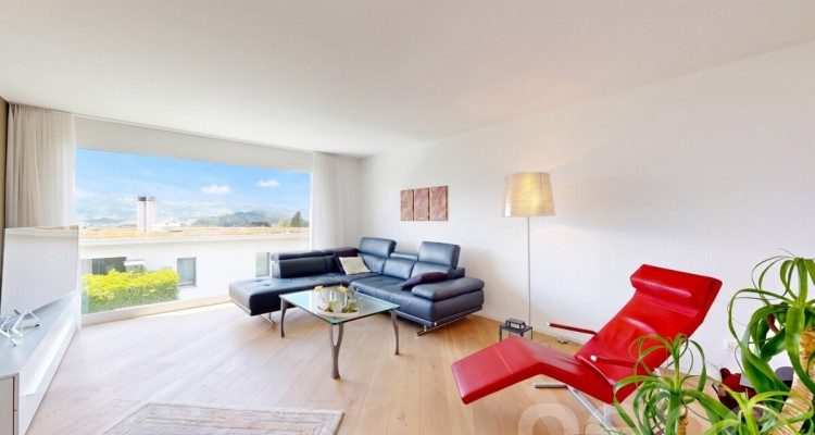 Luxuriöse 4.5-Zimmer-Wohnung mit traumhafter,  unverbaubarer Weitsicht image 2