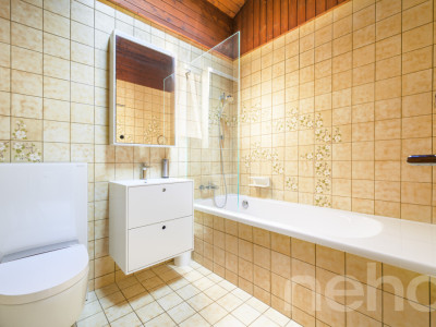 EFH in Grabs mit Naturpool, Privatsphäre & Gartenidylle image 11