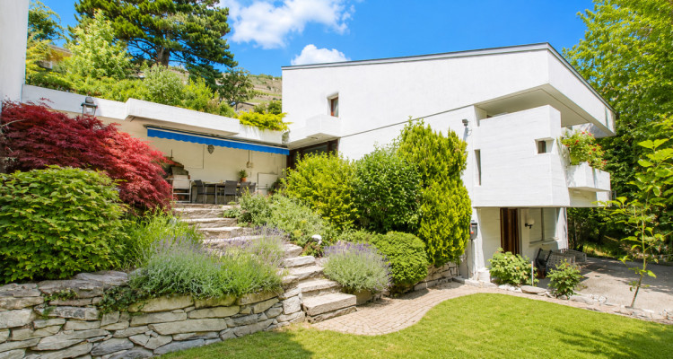 A VENDRE – Villa d’architecte 6.5 pièces en triplex image 1