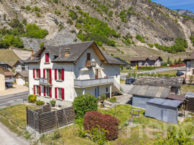 Opportunité Rare à Leytron : Maison Villageoise aux Multiples Possibil image 3