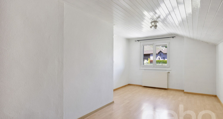 Opportunité Rare à Leytron : Maison Villageoise aux Multiples Possibil image 11