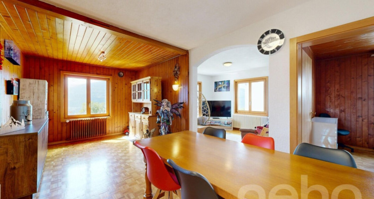 Duplex de 6.5 pièces avec balcon, garages et vue dégagée à Savièse image 1