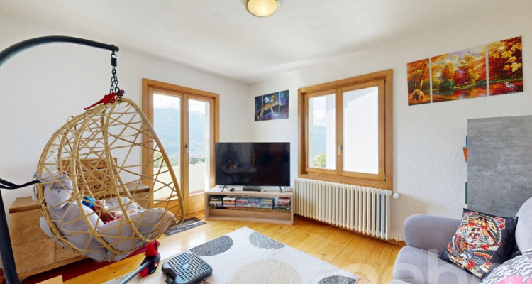Duplex de 6.5 pièces avec balcon, garages et vue dégagée à Savièse image 5