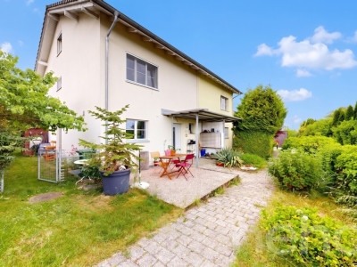 Grosszügige 5.5-Zimmer-Doppelhaushälfte in Mönchaltorf image 3