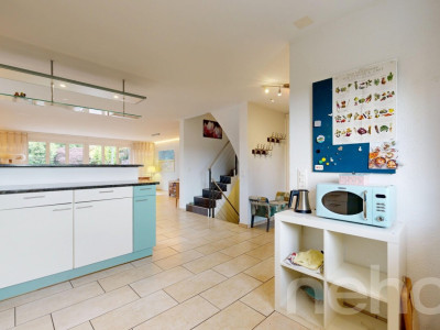 Grosszügige 5.5-Zimmer-Doppelhaushälfte in Mönchaltorf image 8