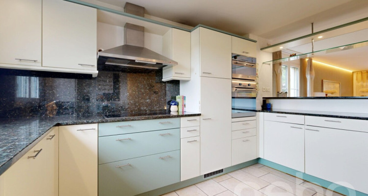 Grosszügige 5.5-Zimmer-Doppelhaushälfte in Mönchaltorf image 7
