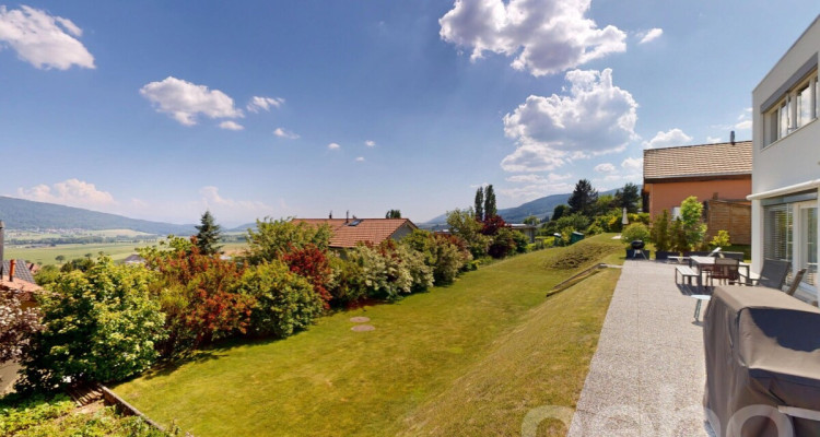 Maison familiale 6.5 pièces avec jardin et vue montagnes panoramique image 2