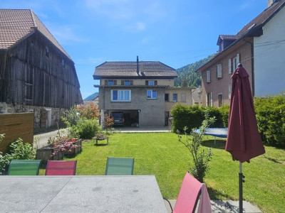 Authentique maison villageoise, Charme et volumes à Boveresse image 2