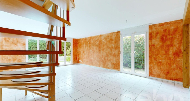 Gepflegtes 5-Zimmer Doppeleinfamilienhaus an familienfreundlicher Lage image 3