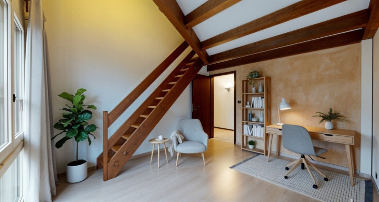 St Blaise: Dernier étage avec vue lac, mezzanine et beaux volumes image 8