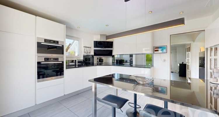 Magnifique villa rénovée avec piscine et intimité absolue image 12