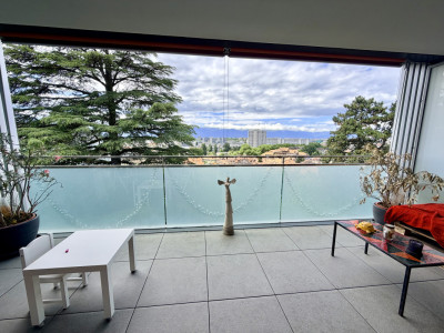 Appartement contemporain avec vue dominante sur Genève, dans un écrin de verdure image 6