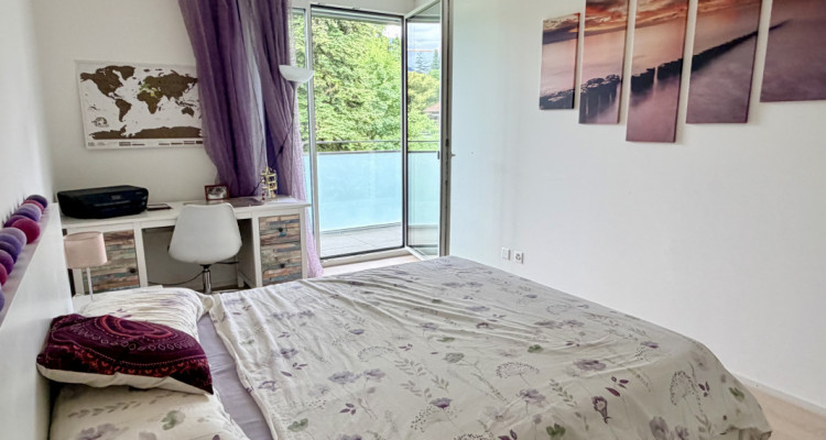 Appartement contemporain avec vue dominante sur Genève, dans un écrin de verdure image 6
