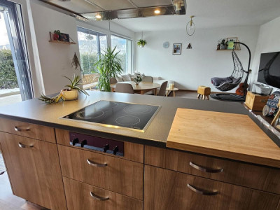 Bel appartement de 3,5 pièces, bénéficiant dun jardin privatif et dune place de parc intérieure image 3